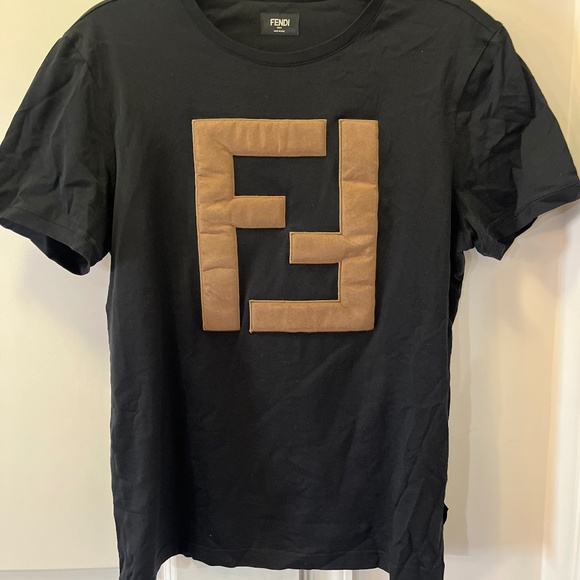 MEN’S FENDI T-SHIRT- SZ MEDIUM - Picture 1 of 6